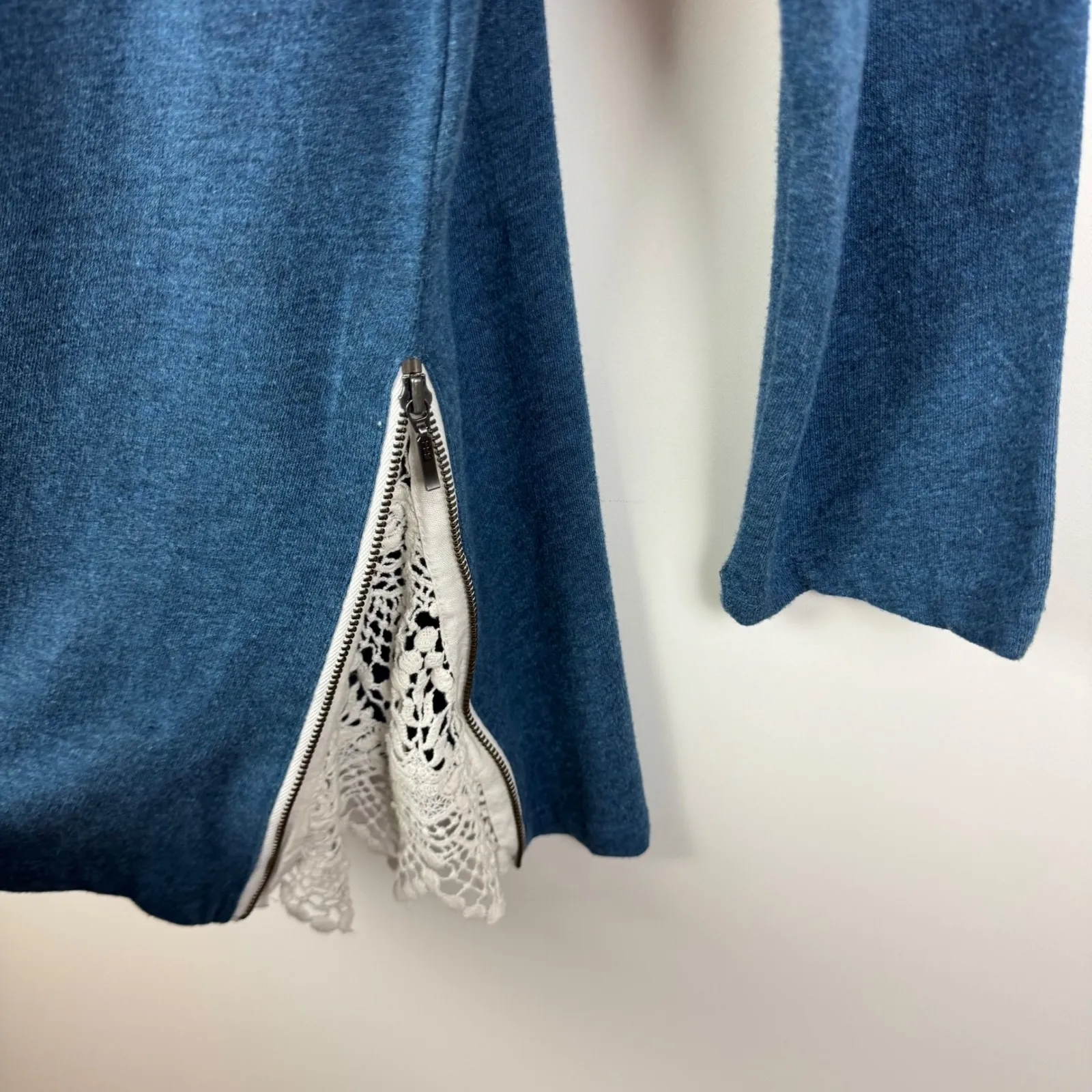 Soft Surroundings Darcy Sweatshirt Large Blue Lace Trim Zip Hem Comfy Everyday - Image 2