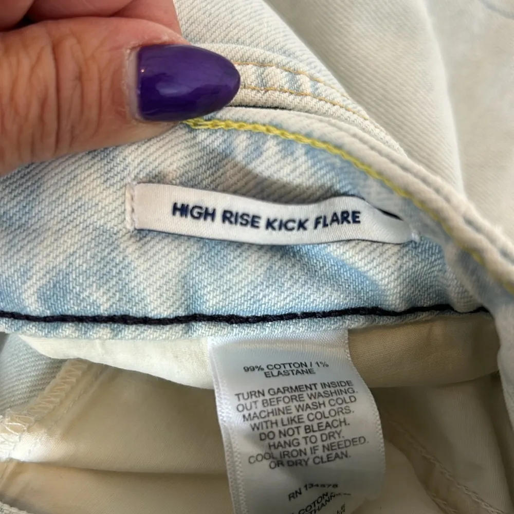 Vineyard Vines Jaime Kick Flare Light Indigo - Image 10