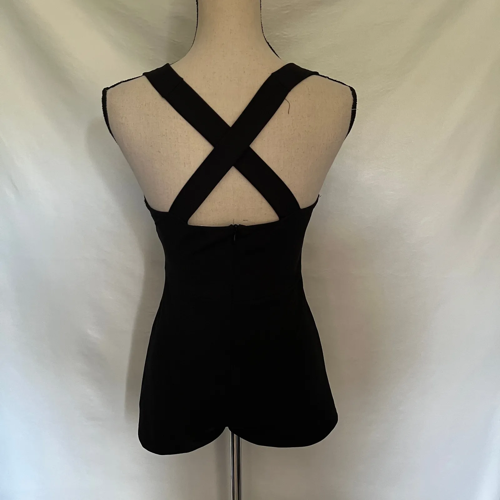 The Impeccable Pig Shorts Womens Romper Sz Strappy Resort Festival Going Out - Image 4