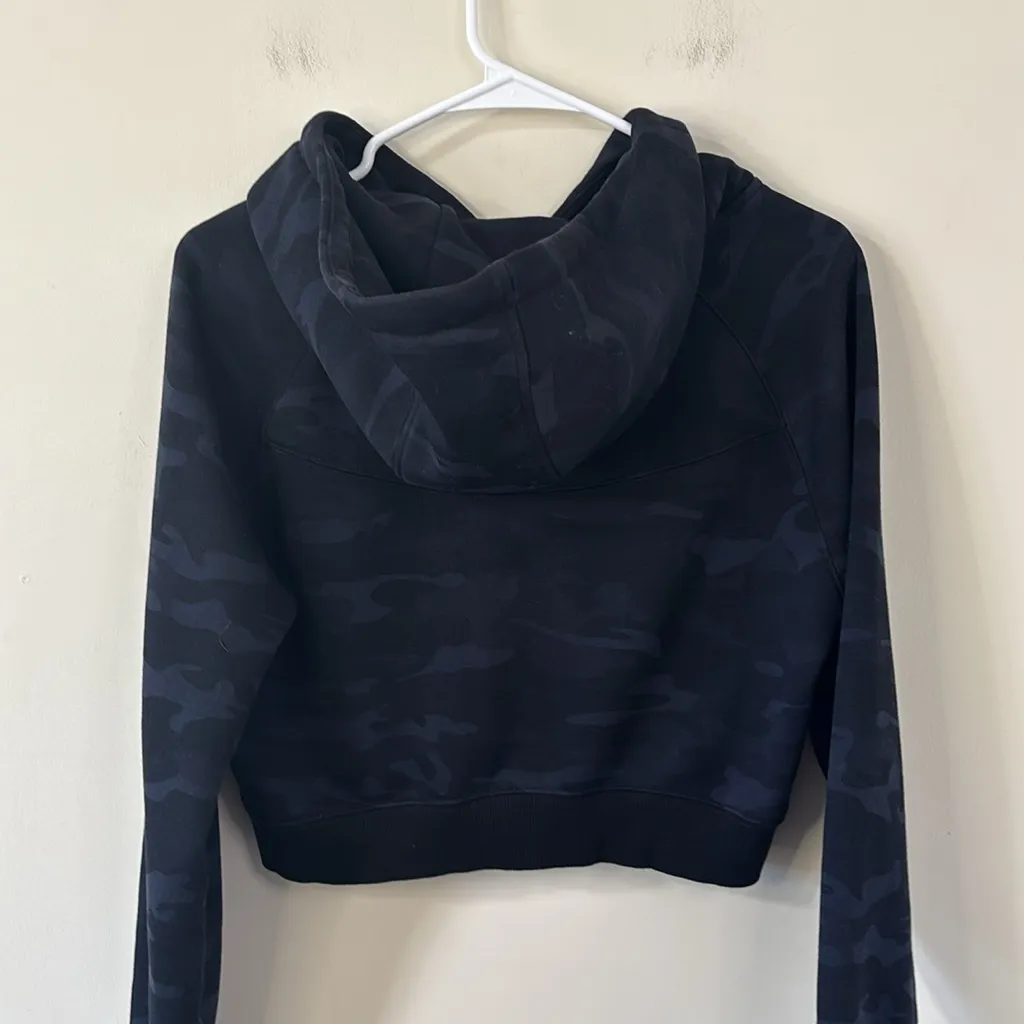 Alphalete Black Camo Cropped Hoodie Size Medium - Image 7