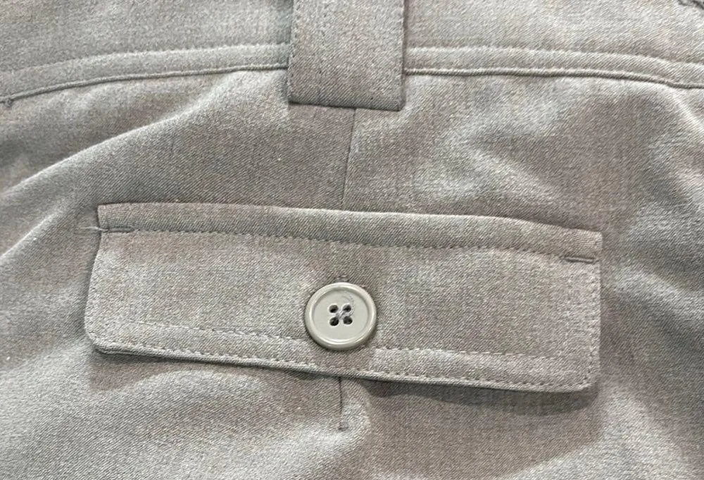 Larry Levine Gray Women's Bermuda Shorts - Image 5