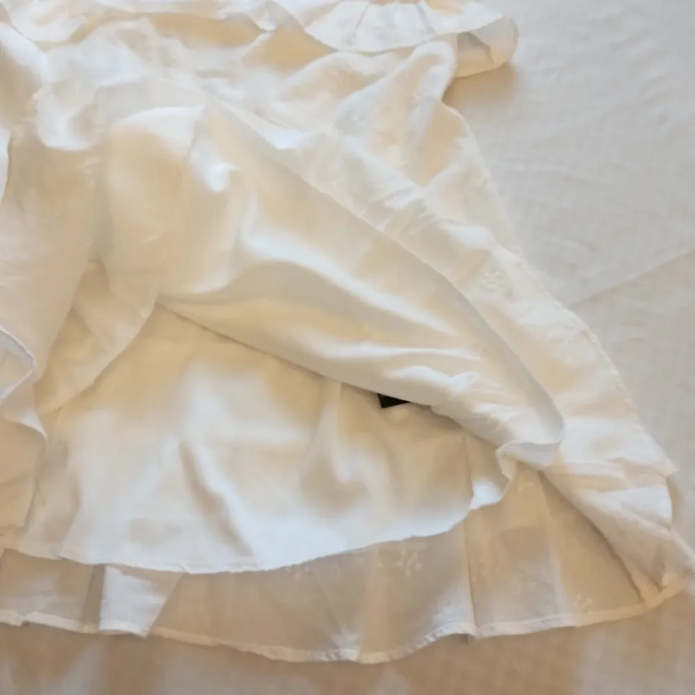 Trixxi Eyelet Ruffled Dress Juniors White V-neck Adjustable Strap Size Small - Image 10