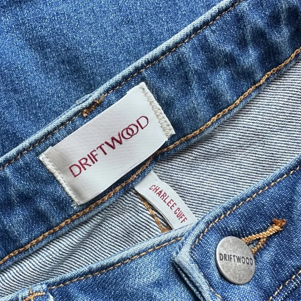 #41 NWT Driftwood Charlee Cuffed Jeans in Porcelain Etched - Image 4