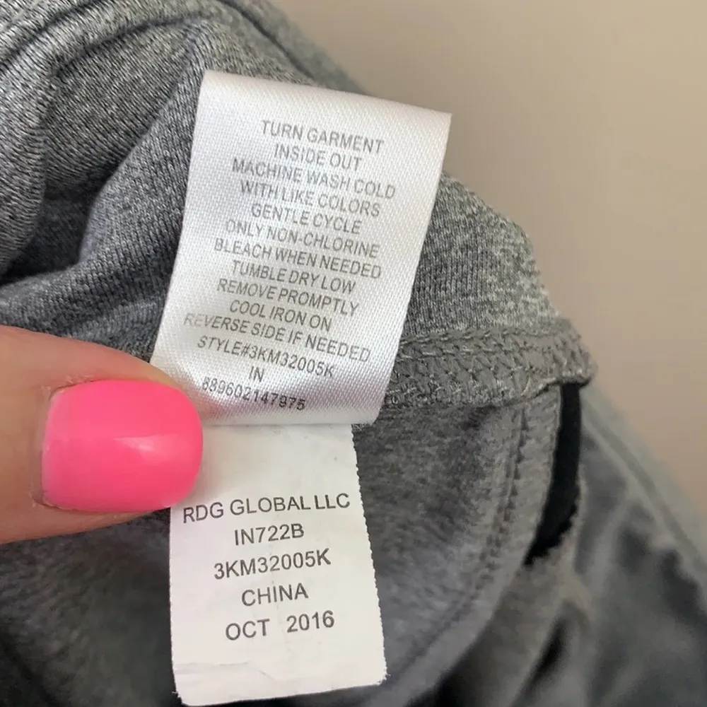 Madden By Steve Madden Capris Gray/Black Leggings - Image 4