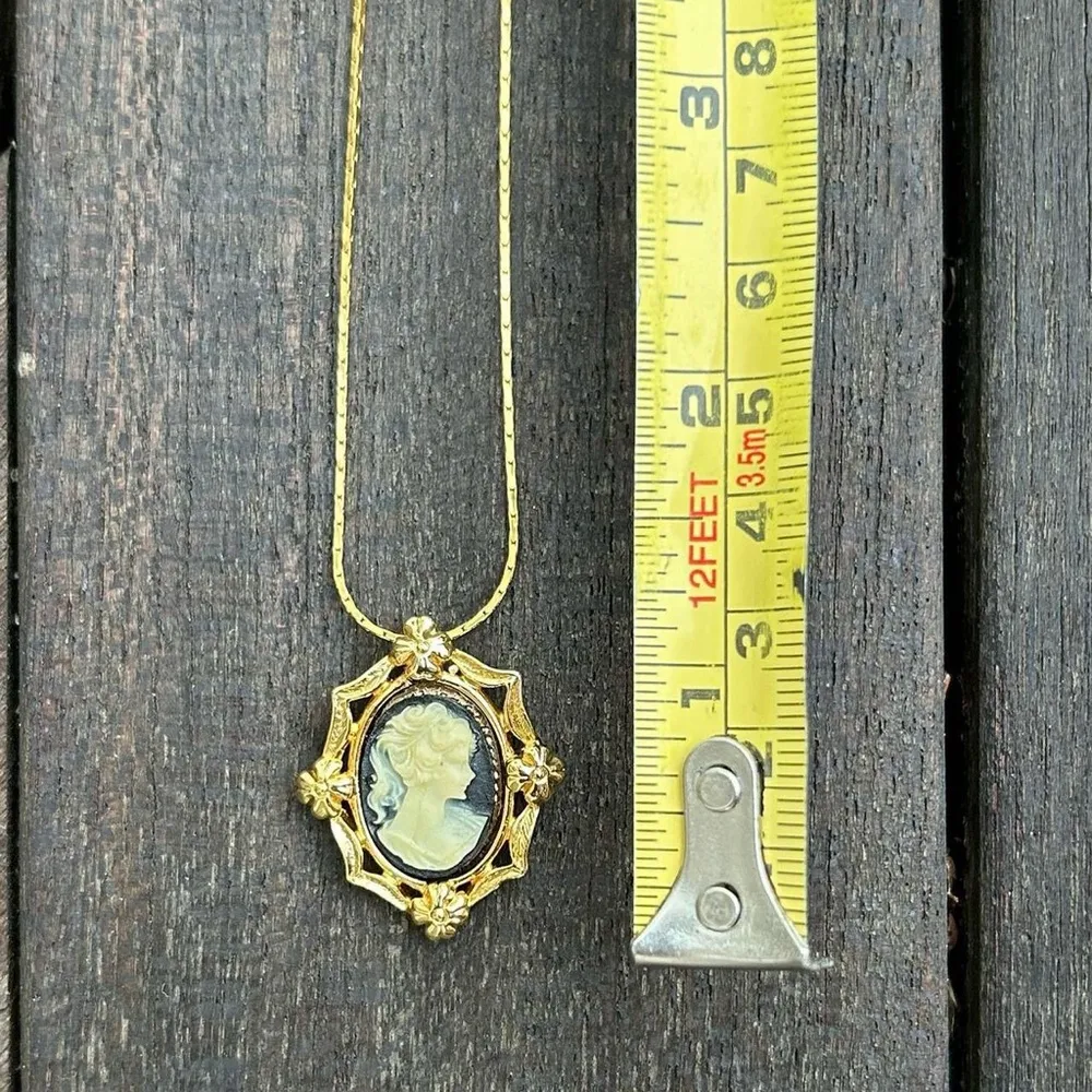 Gold/Black Cameo Pendant Necklace w/ Serpentine Chain Jewelry Gold - Image 7
