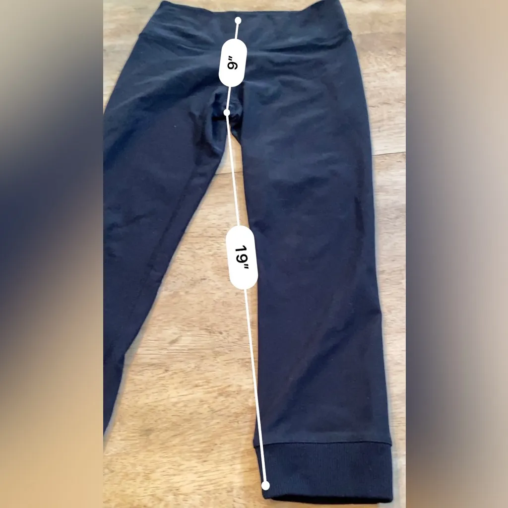 Nike‎ Dri Fit Women’s XS Black 3/4 Length Athletic Leggings - Image 10