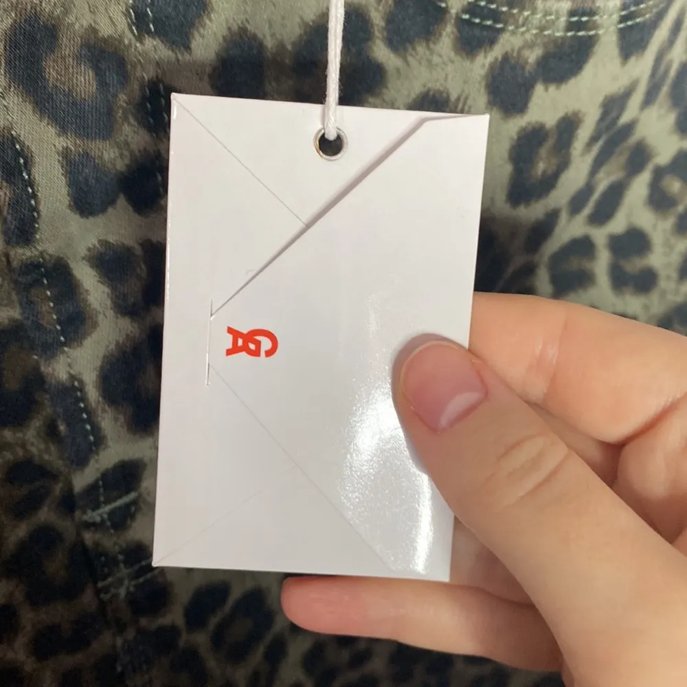 Good American Good waist crop sage leopard high waist skinny jeans size  28 - Image 12