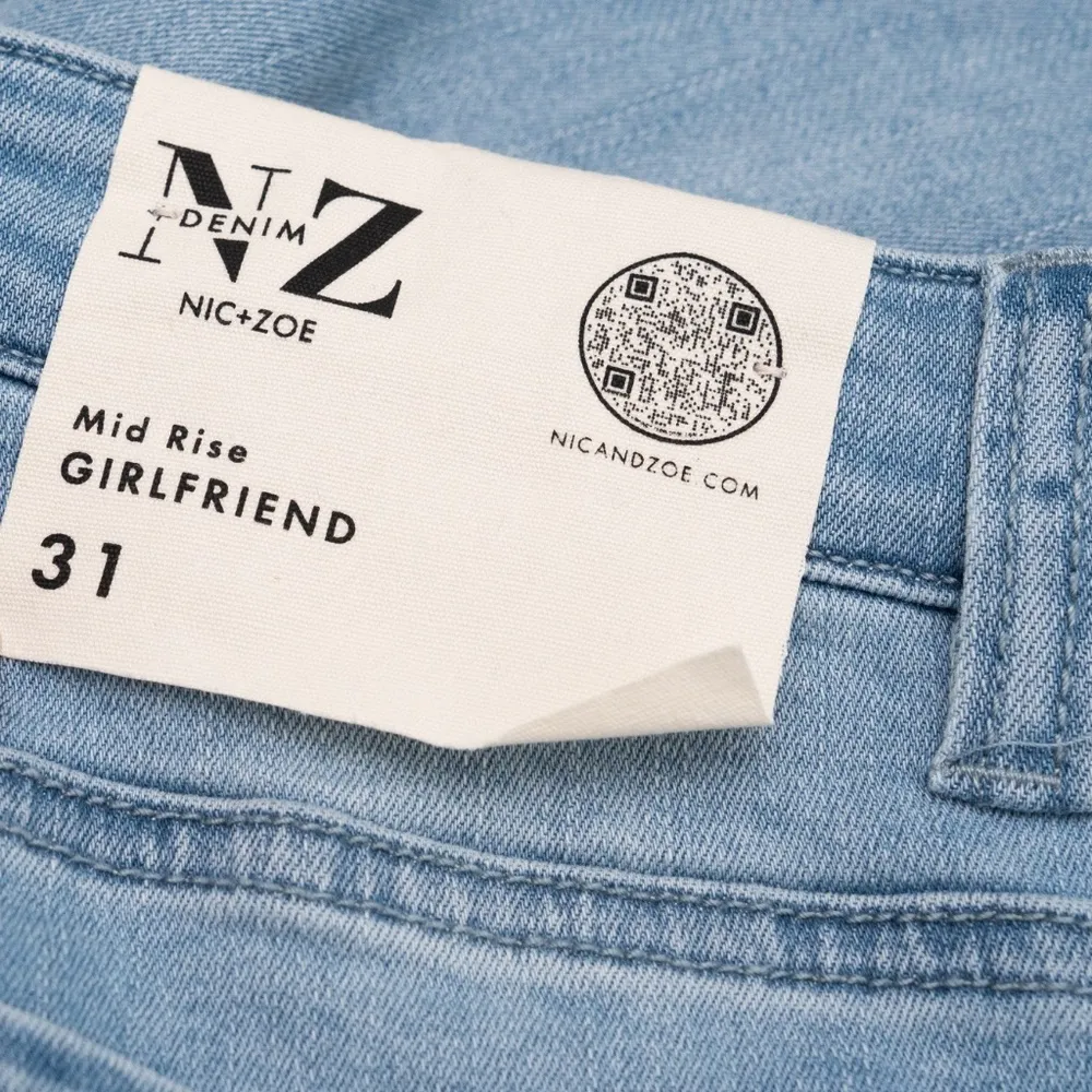 NIC+ZOE. Mid Rise Girlfriend Jeans. - Image 8