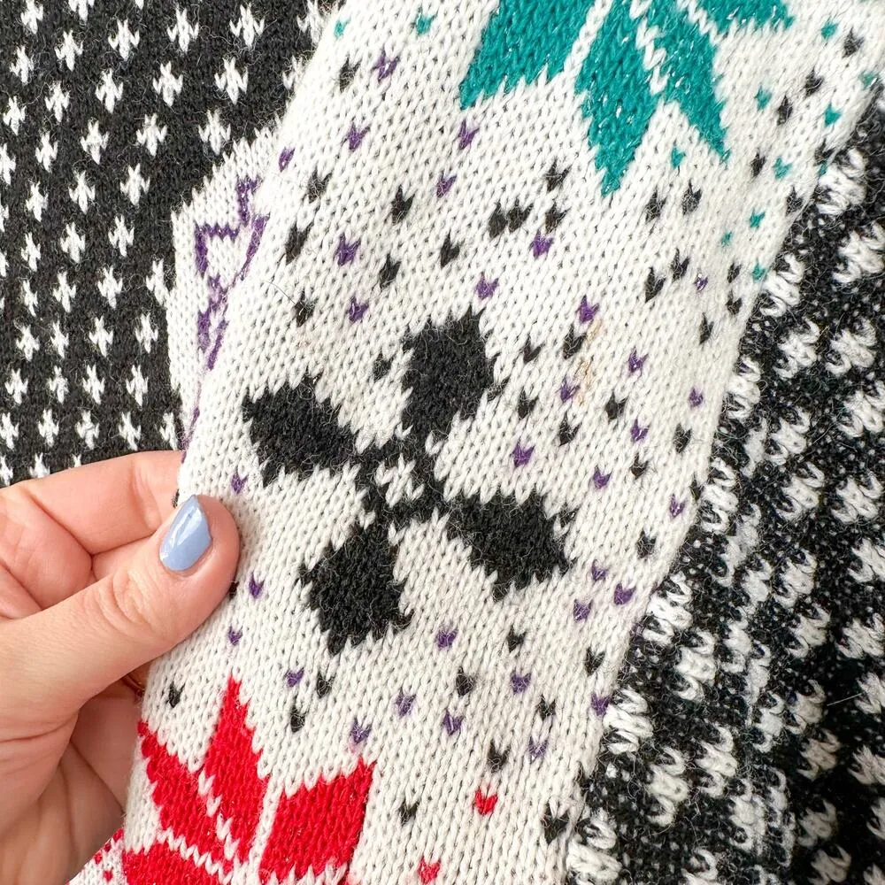 1980s Sweater with Snowflakes Vintage Ski Sweater - Image 5