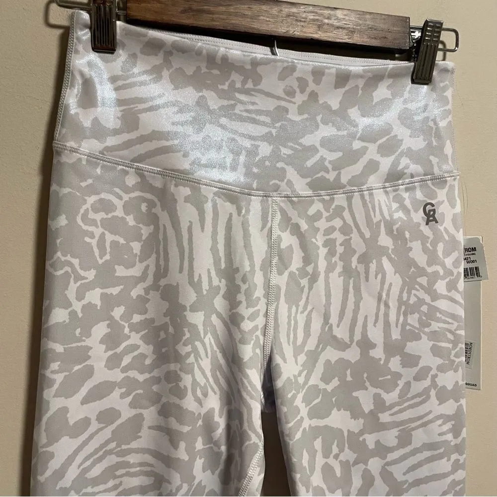NWT Good American Icy Leopard Legging Foil White Gray- Size 2 (Medium) - Image 7