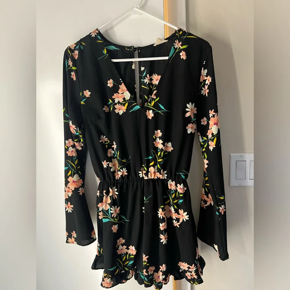 UO Pins and Needles Floral Romper Size Small - Image 5