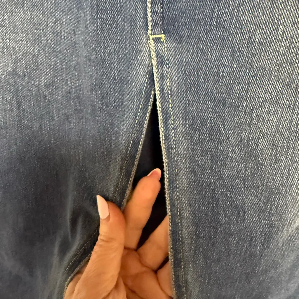 Halara Classic Blue Denim Skirt Size Medium - Image 2