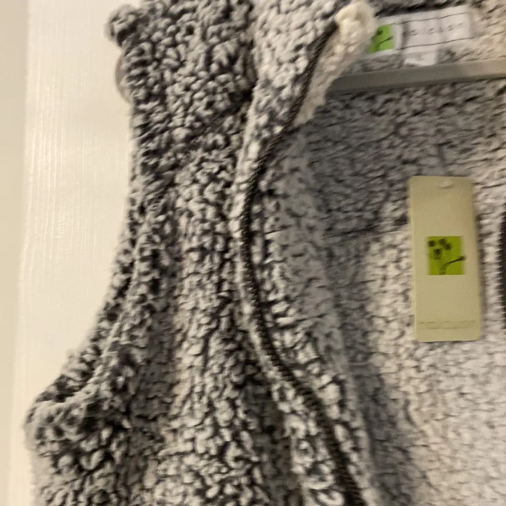 Sherpa Looking Vest size L made by Halcyon gray and white so soft brand new Size L - Image 5