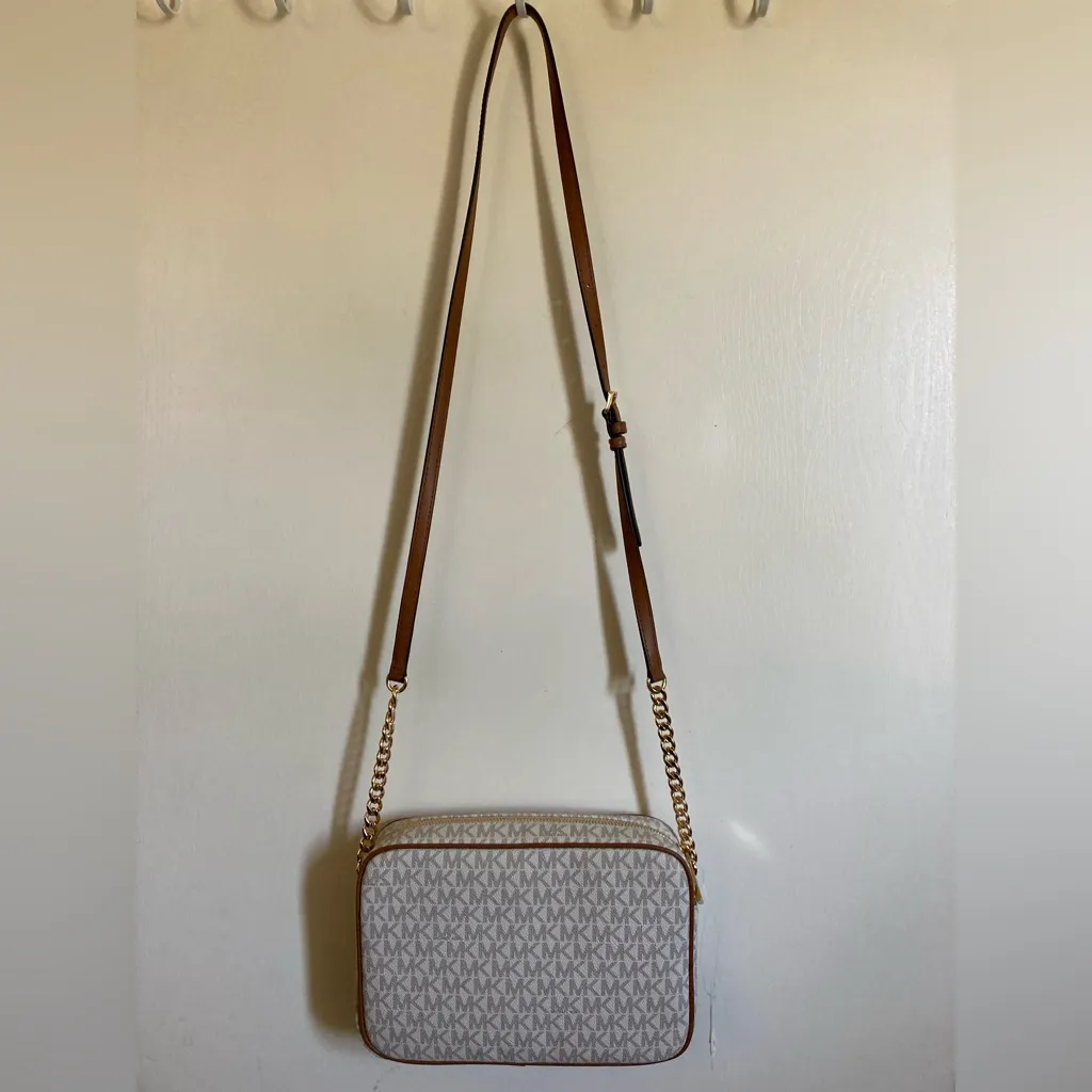 ***Michael Kors New Large Jet Set Vanilla Signature Logo East/West Crossbody - Image 15