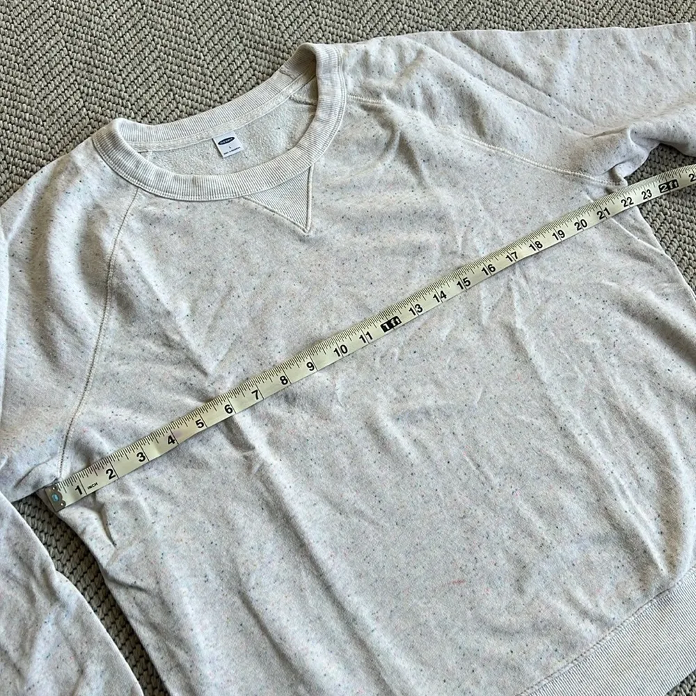 Old Navy Sweatshirt - Image 3