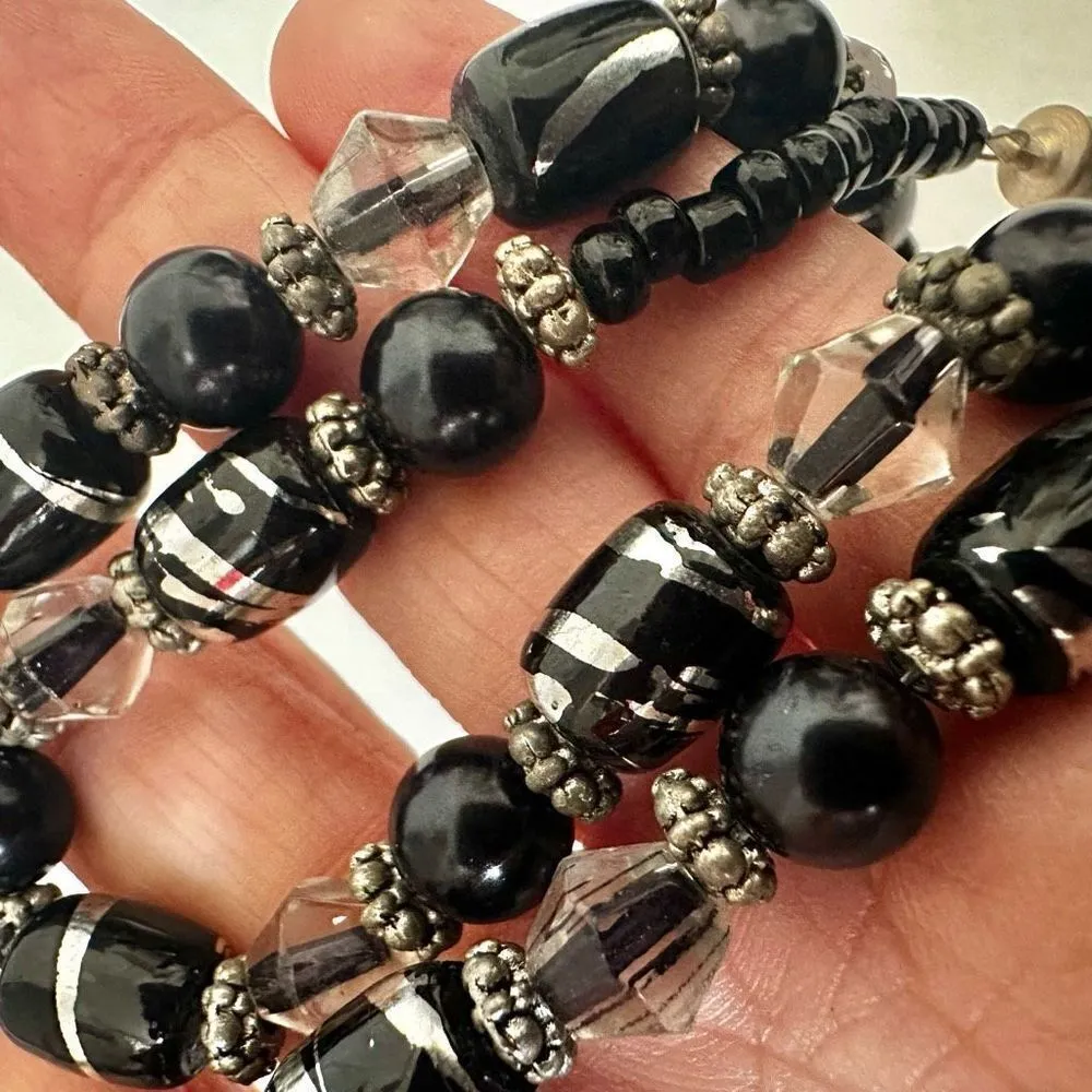 Black clear and silver beaded necklace - Image 4