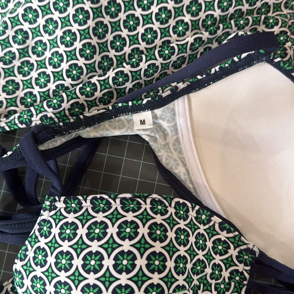 Retro Green and White Bikini with Adjustable Straps Size M - Image 3