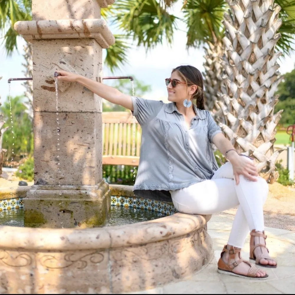 POL shirt lace‎ trim detail on the body - Image 2