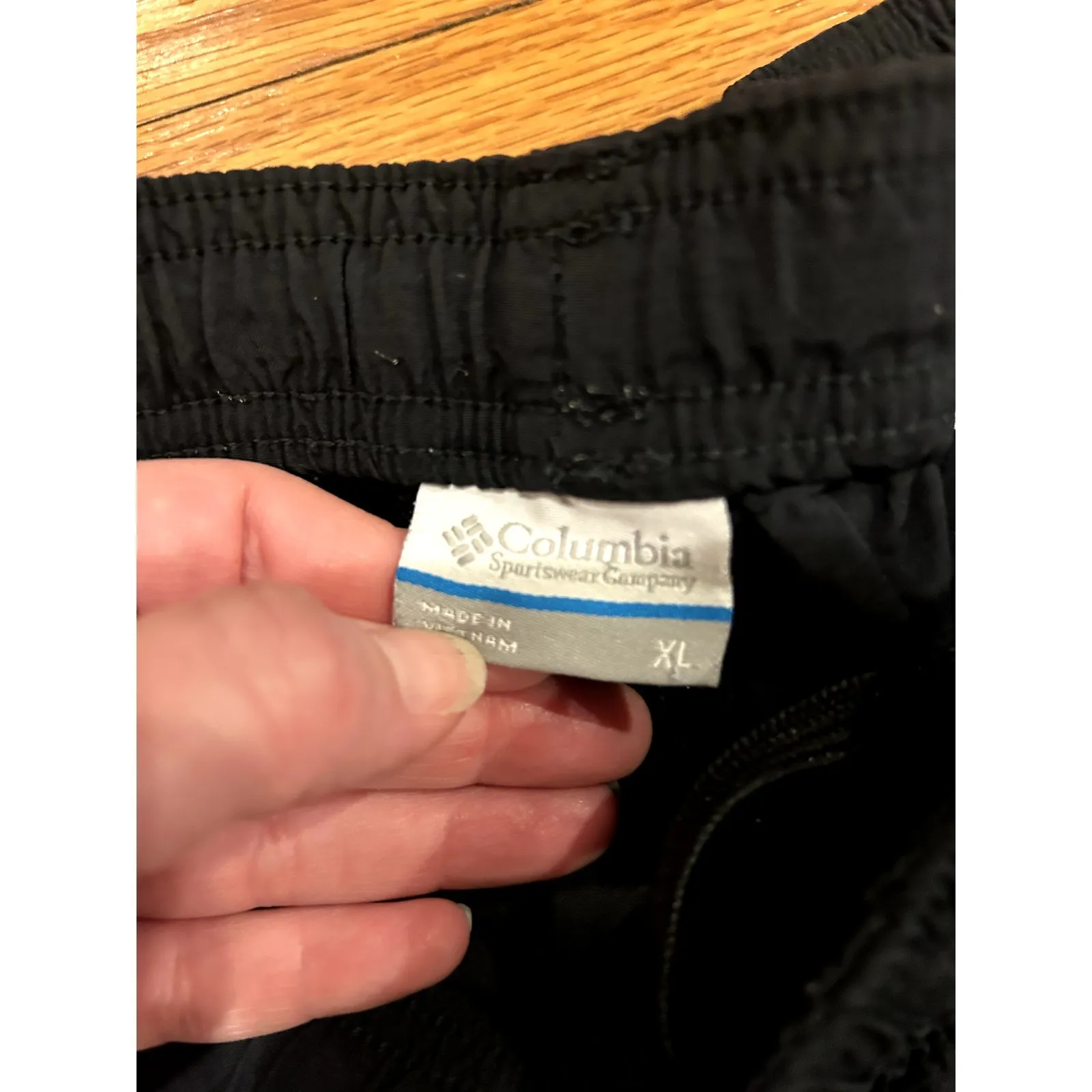 Lot of Three Columbia Women's Nylon Short Size XL Black, Gray, Navy - Image 3