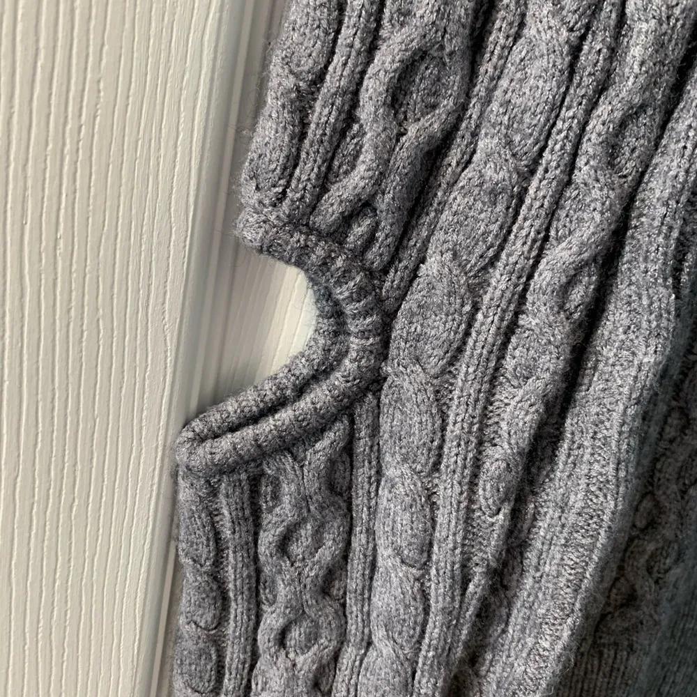 Forever 21 Gray Knit long sleeve Sweater - Image 3