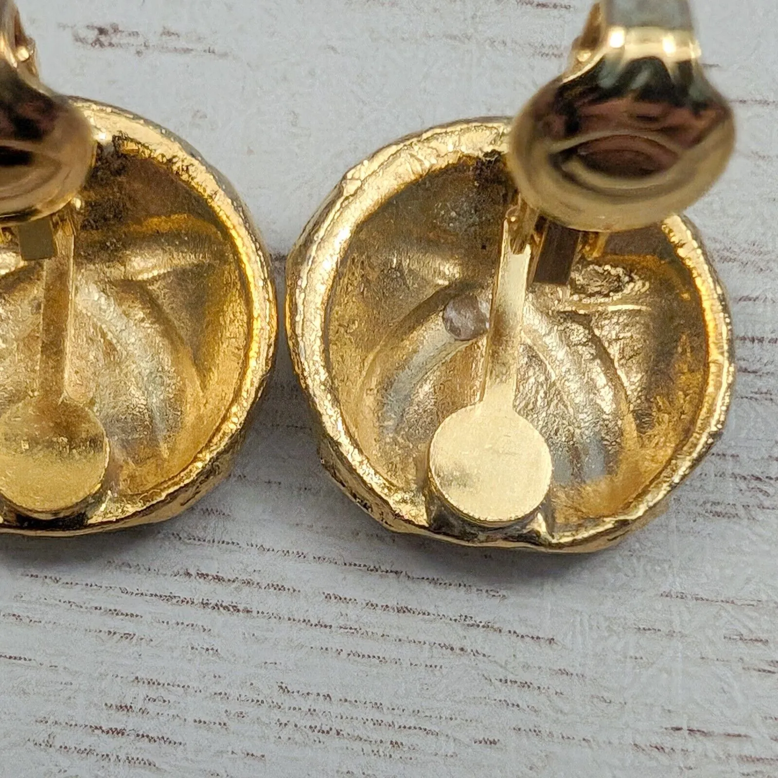 Vintage Clip On Earrings - Image 6