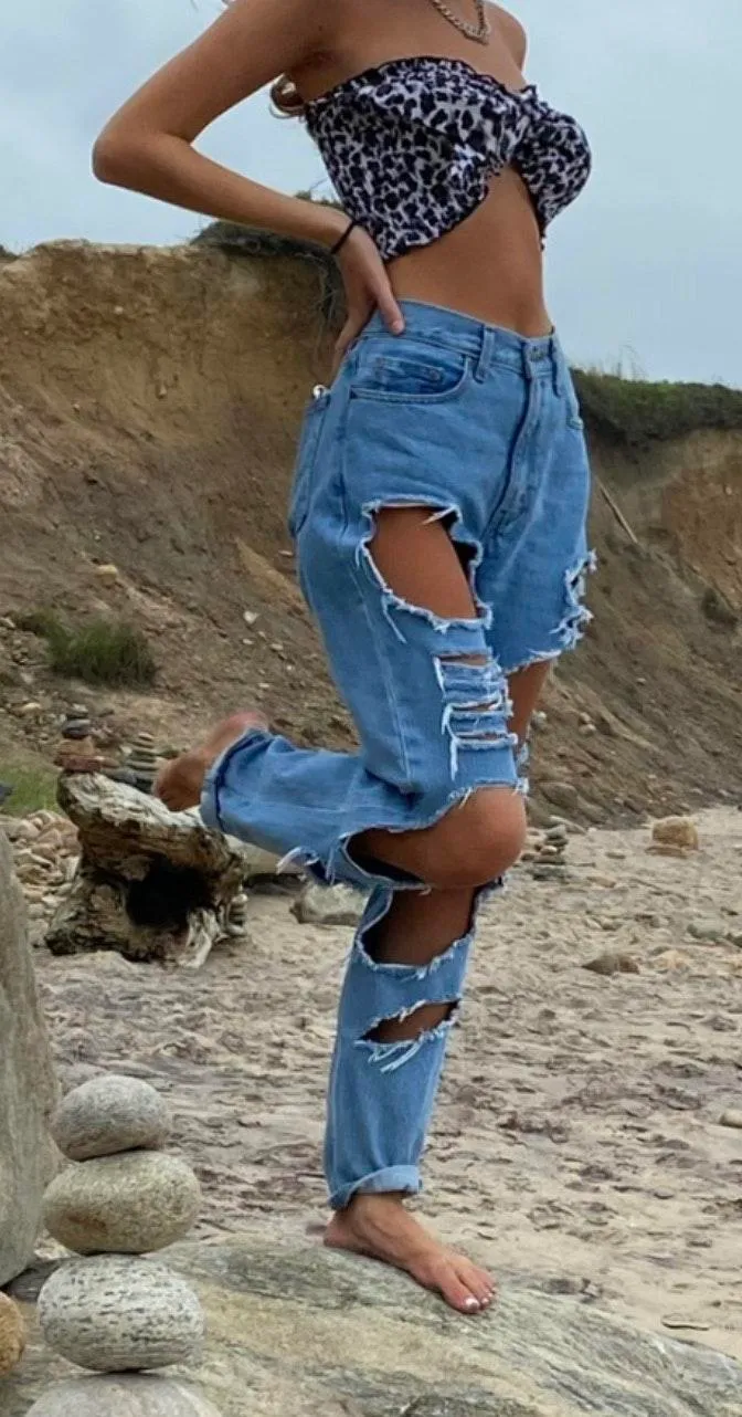 Boutique High waisted distressed jeans - Image 2