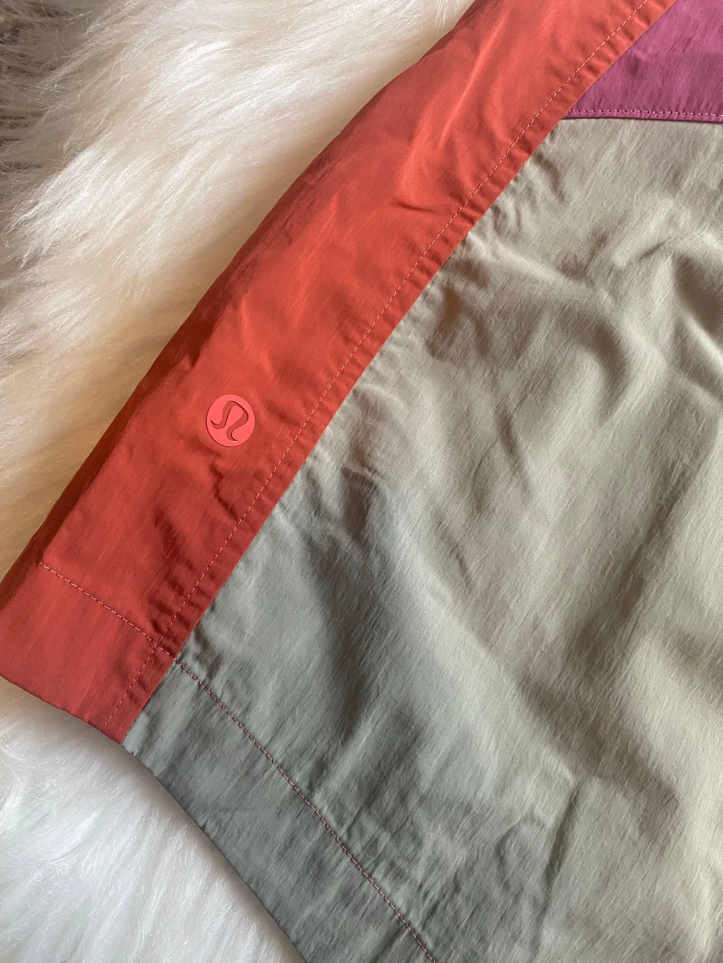 Lululemon Evergreen High Rise Short 4.5” Size 6 Pink Red Water Repellent NWT - Image 5