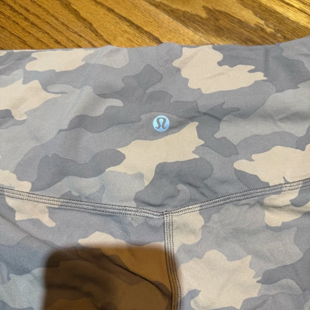 Lululemon  Heritage 365 Camo Beige Size - Image 4