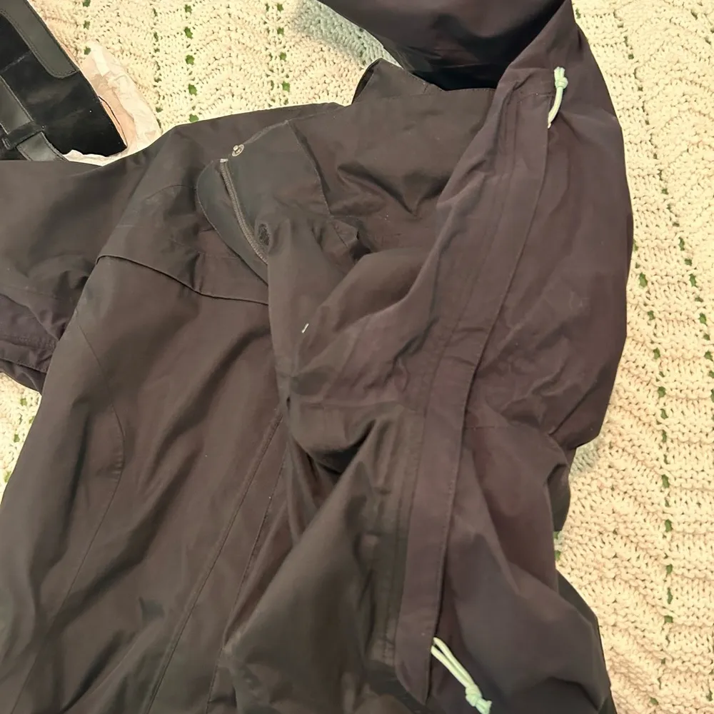 The North Face  Ski Shell - Image 7