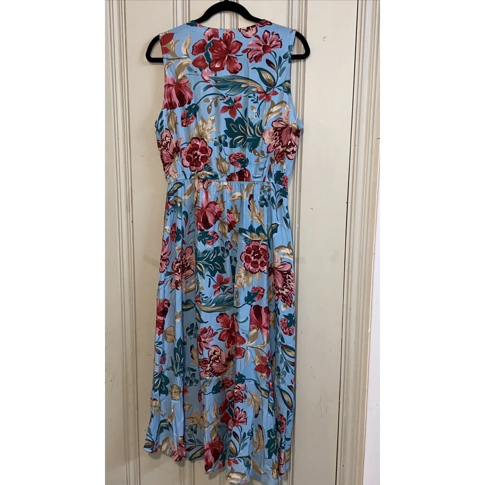 Kormei Women’s Sleeveless V - Image 3