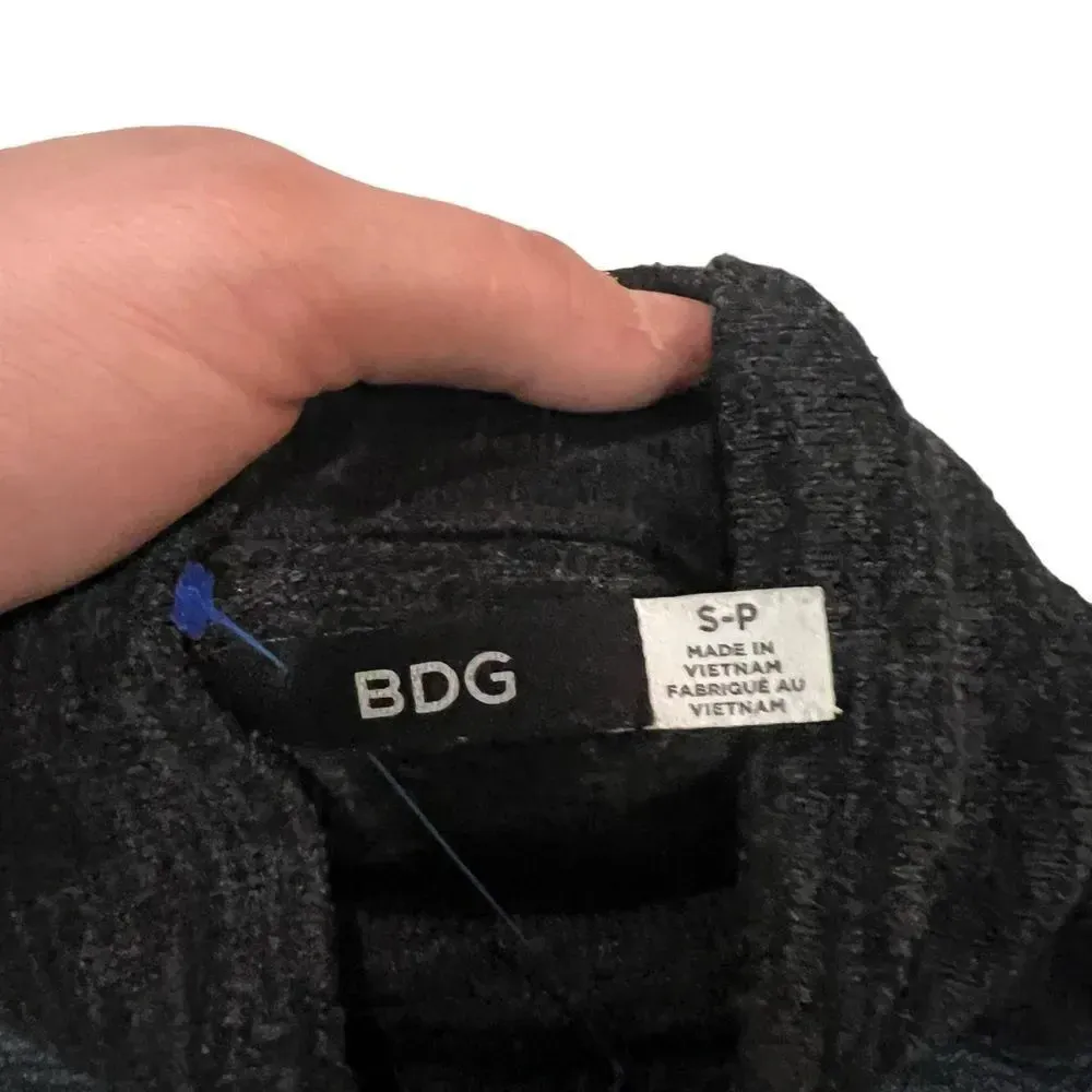BDG Charcoal Grey Oversized Mock Neck‎ Pocket Sweater Size Small - Image 3