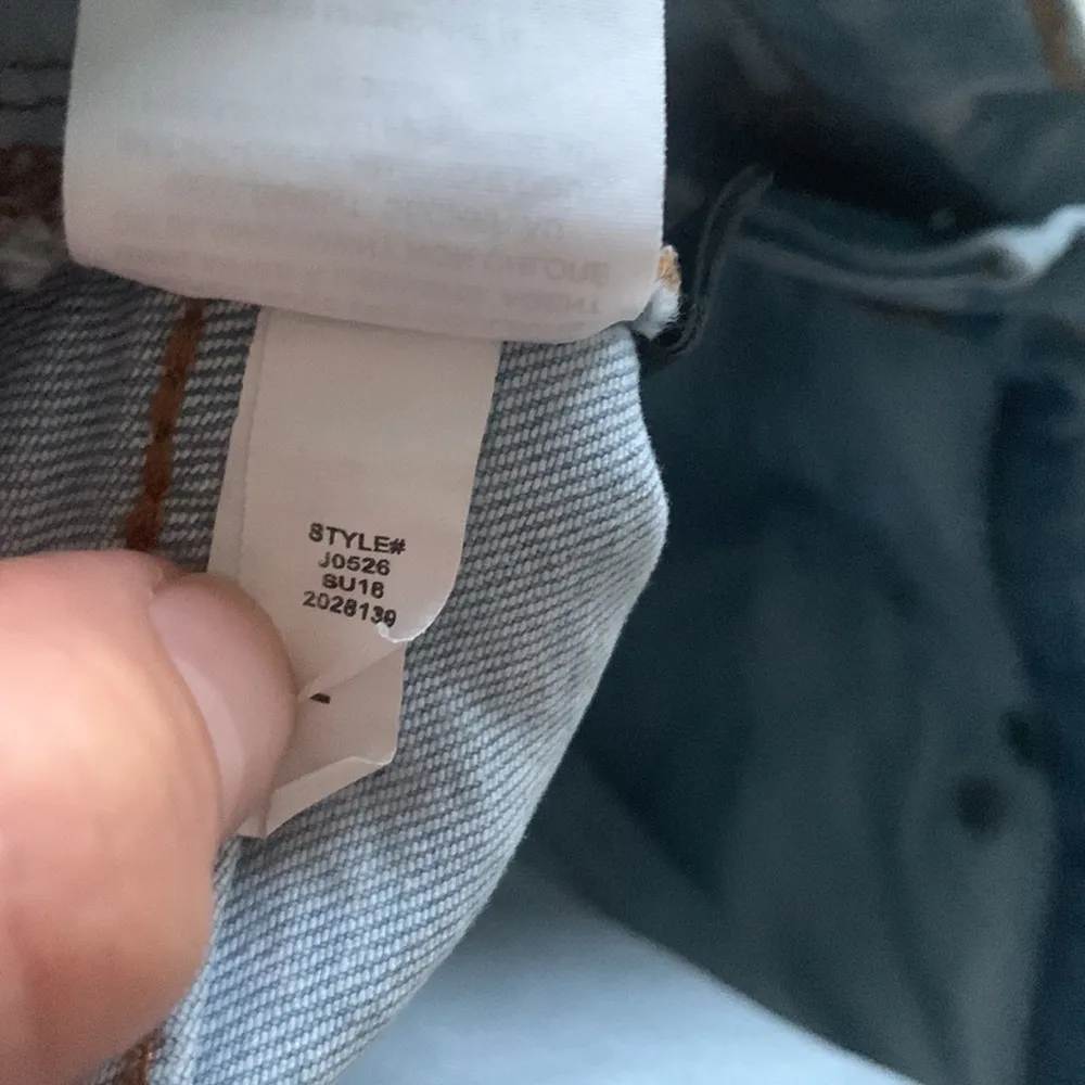 Madewell High-Rise Denim Shorts in Posey Wash - Image 4