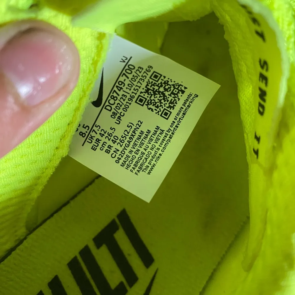 Nike track spikes and tool - Image 3