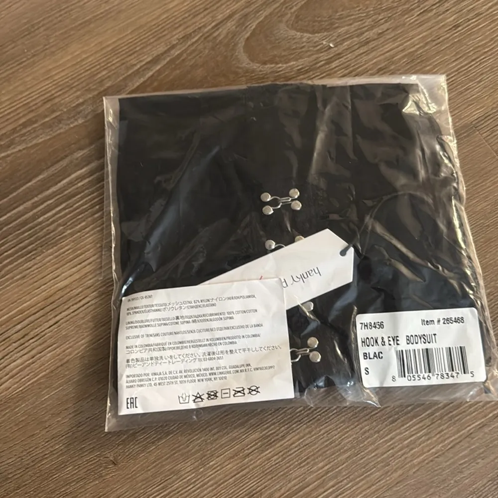 NWT HANKY PANKY X PRABAL GURUNG Hook-&-Eye Halter Bodysuit - Image 4