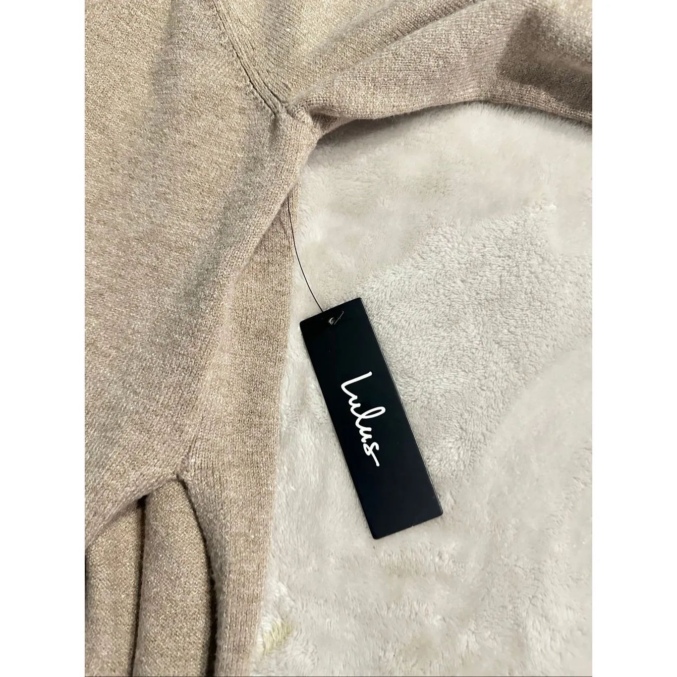 Brand New Lulus Women’s Size Small Beige Mock Neck Pullover Sweater - Image 5