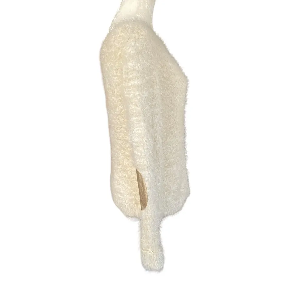 Jennifer Lopez super soft cream colored stretchy sweater gold sparkles warm - Image 3