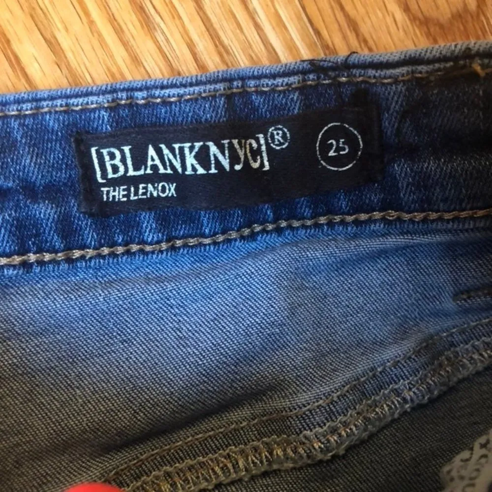 BlankNYC the lenox high rise shorts size 25 - Image 4