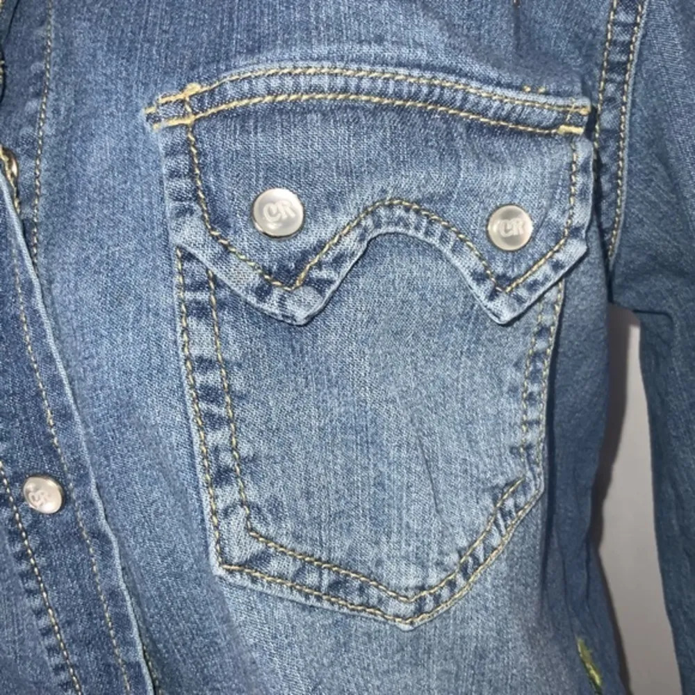 Country Royal Denim Floral Embroidered & Studded Birds Long Sleeve Shirt Medium - Image 5