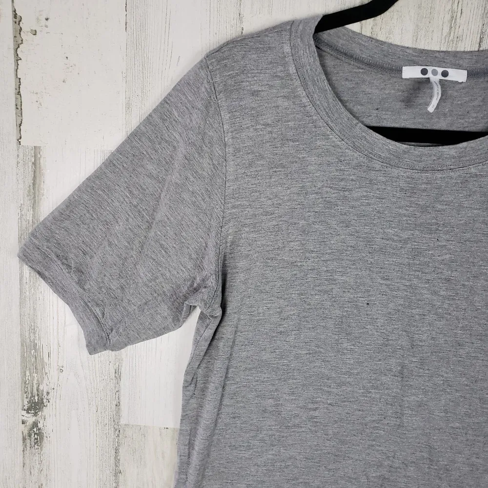 NWOT 3 Dot Heathered Grey Short Sleeve T-Shirt Women's Size Small - Image 2
