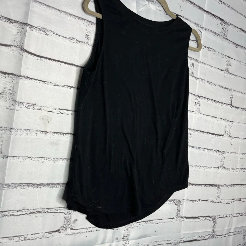 Set of Two Women's Gray and Black Tank Tops Sz L Relaxed Fit 2PC Athleisure Size L - Image 4