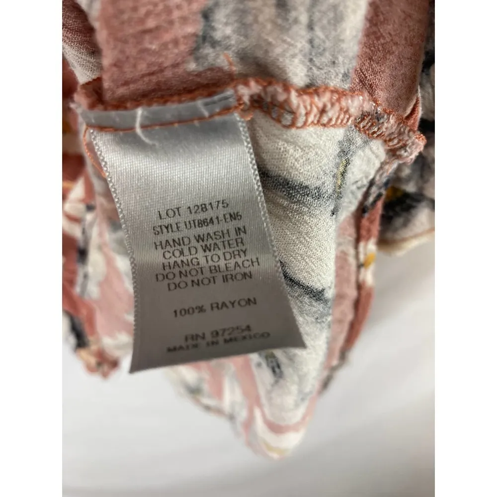 One Clothing Floral Cold Shoulder Textured Blouse Size Medium - Image 4