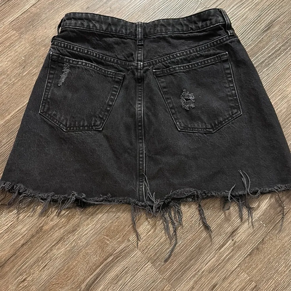 Free People -We The Free Denim A-Line Distressed Skirt in Black Sz: 25 (0 or xs) - Image 7