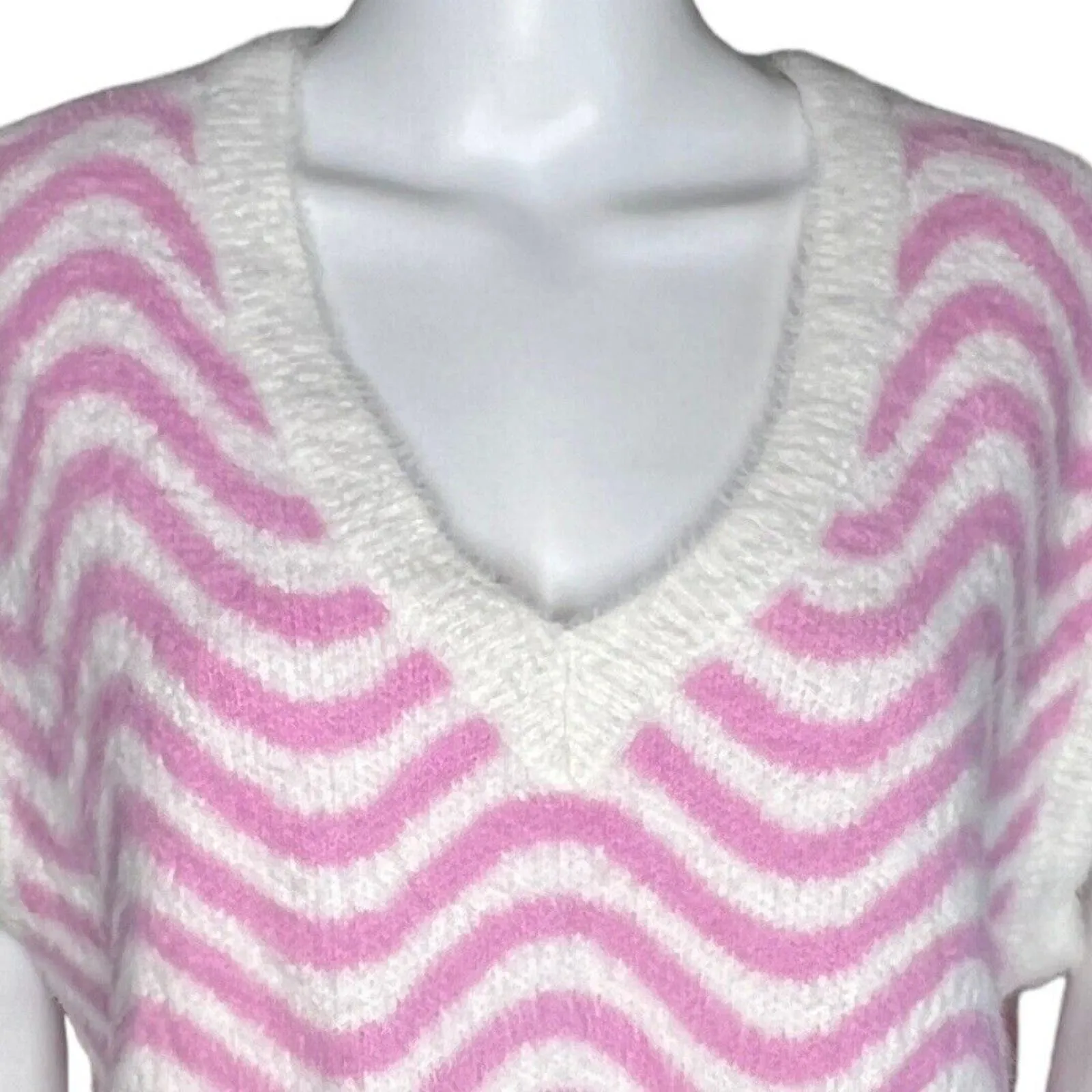Kendall‎ & Kylie Sweater Womens Small White Pink Stripe Vest Fuzzy Edgy Preppy - Image 5