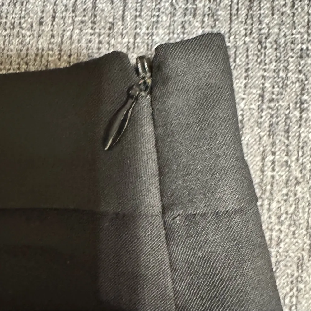 Theory Skinny Pencil Skirt - Image 7