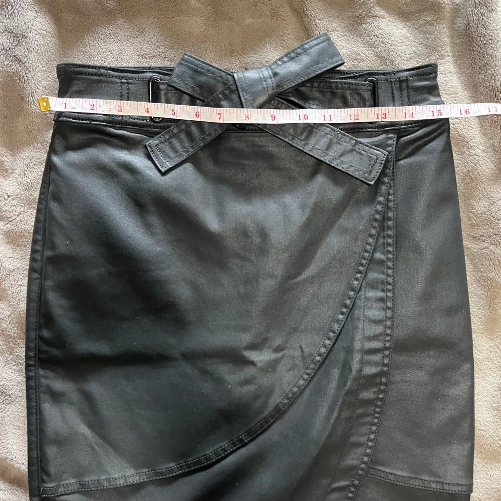 WHITE HOUSE BLACK MARKET Black Faux Leather Wrap Pencil Midi Skirt Sz 0 EUC - Image 6