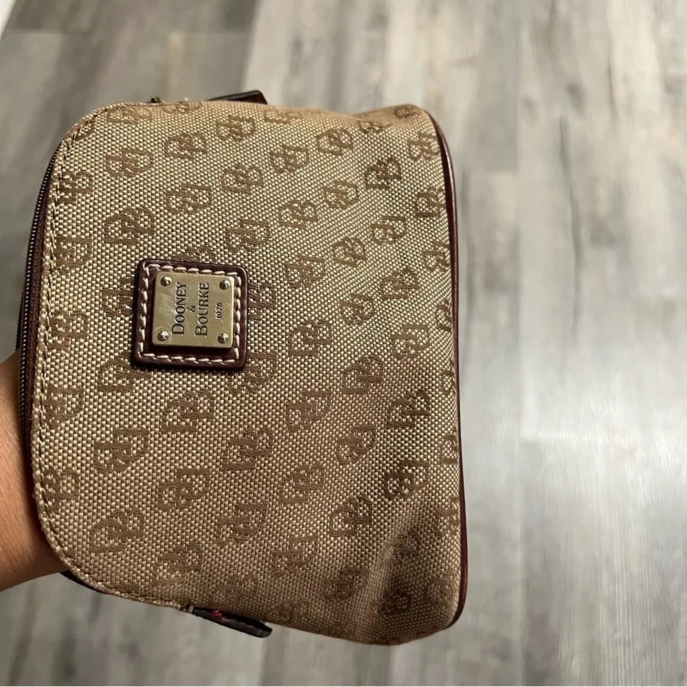 Dooney & Bourke coin wallet - Image 7