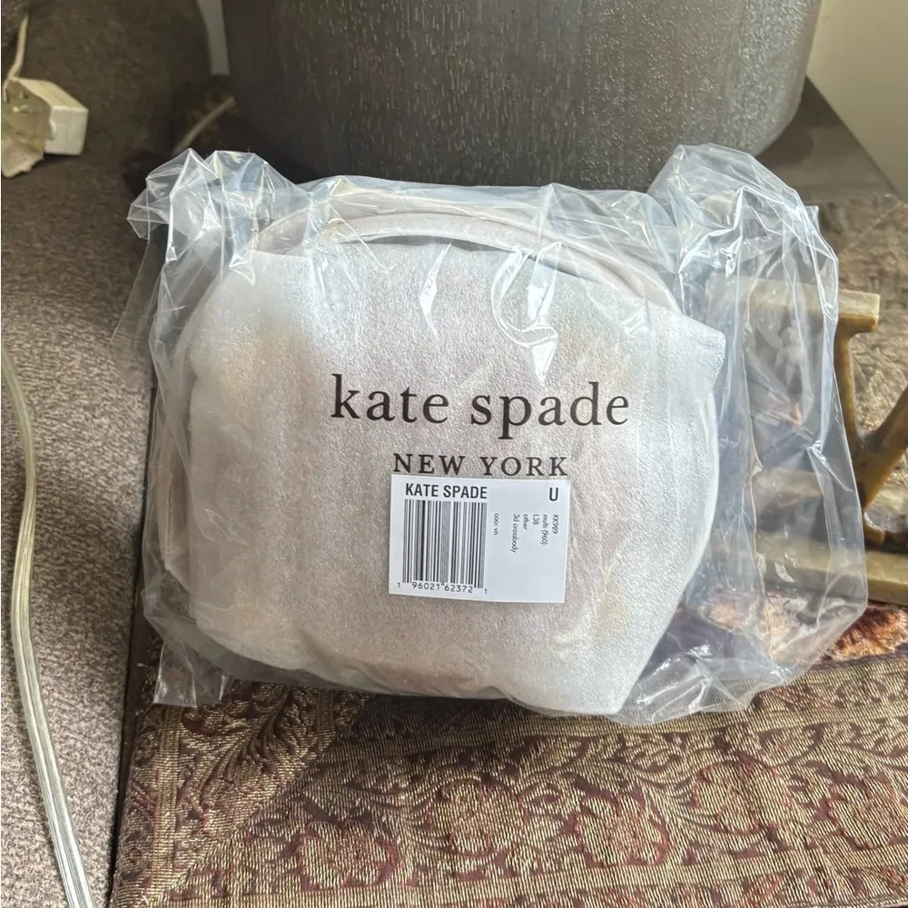 Authentic Kate spade Leather Burger zip around embellished Crossbody Brown - Image 5