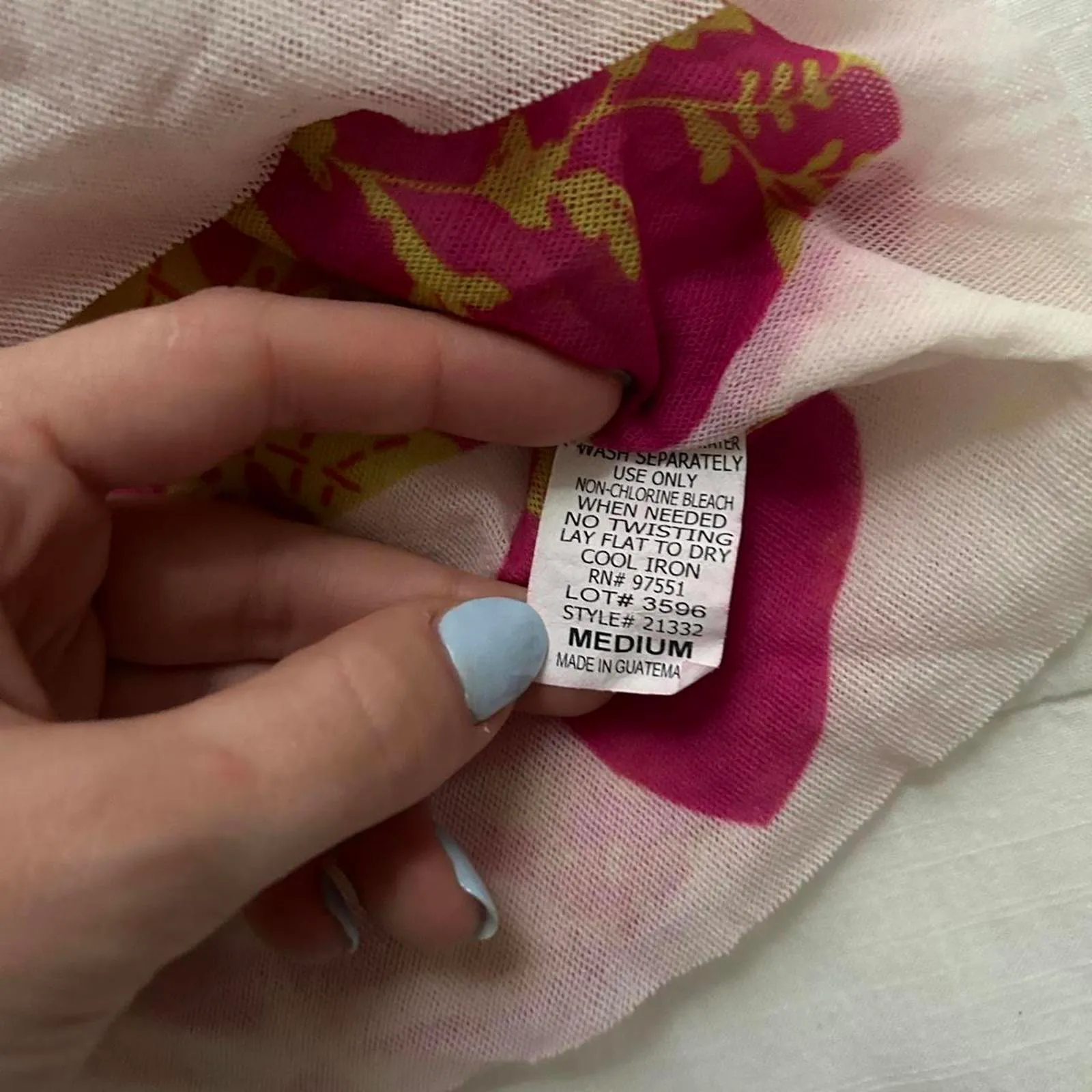 Sweet Pea Pink and cream floral print layered mesh halter top Size medium - Image 3