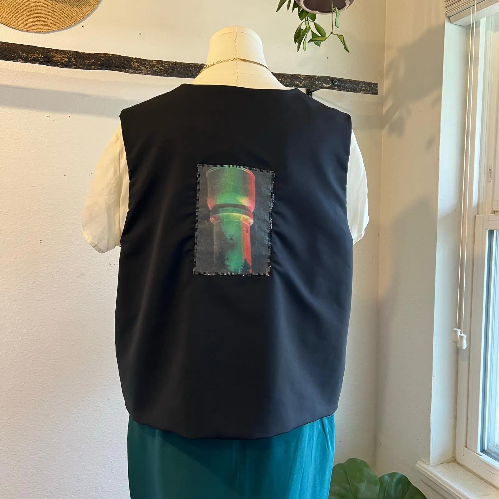 Handmade Cotton Flannel Sheep Buttons Water Tower Patchwork Vest Size M/L - Image 2