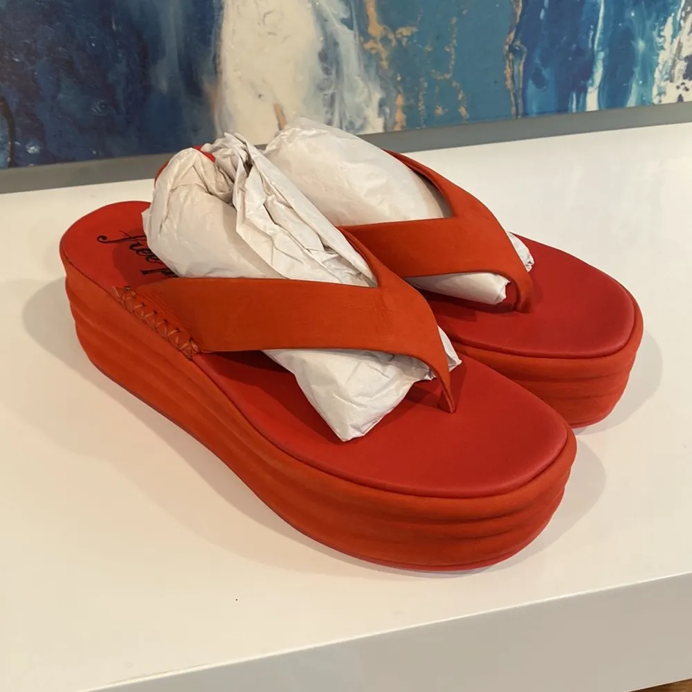 Free People Haven Thong Flatform Flame - Image 5